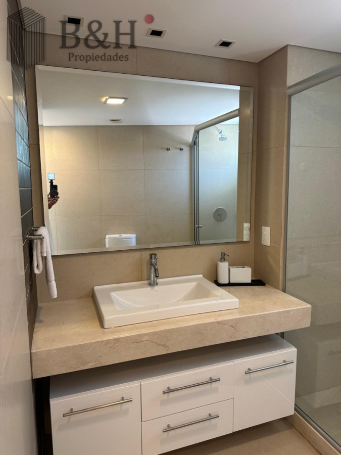 Apartamento ID.8069 - Edificio Puerto Punta -Exclusivo Apartamento 4 Dormitorios + Servicio Completo