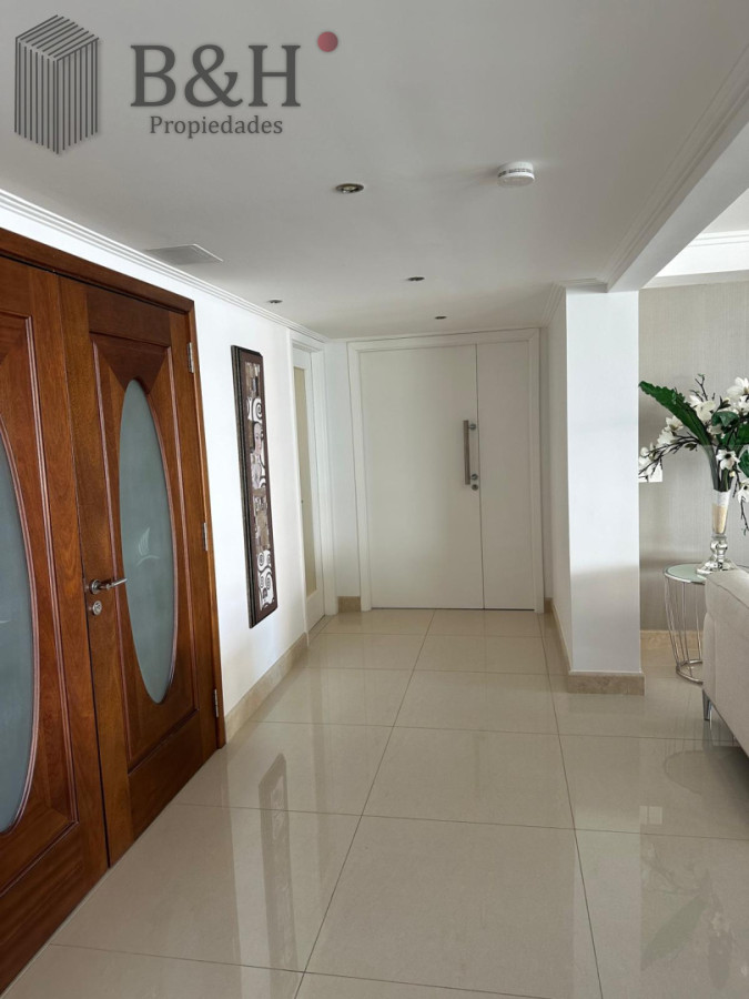 Apartamento ID.8069 - Edificio Puerto Punta -Exclusivo Apartamento 4 Dormitorios + Servicio Completo