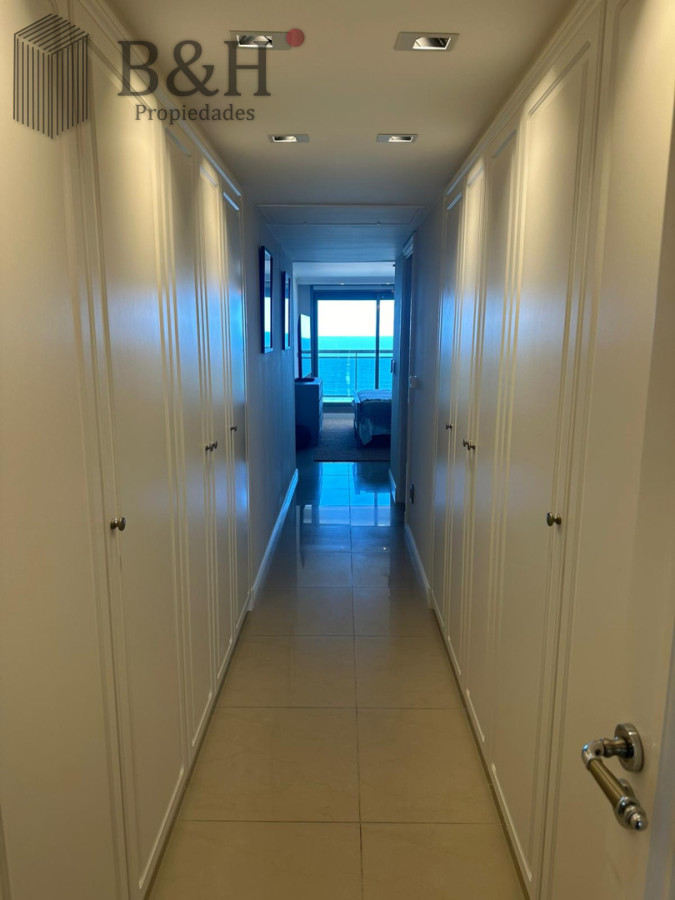 Apartamento ID.8070 - Torre Imperiale Exclusivo Apartamento de Gran Categoría con 4 Dormitorios, Servicio y 6 Baños