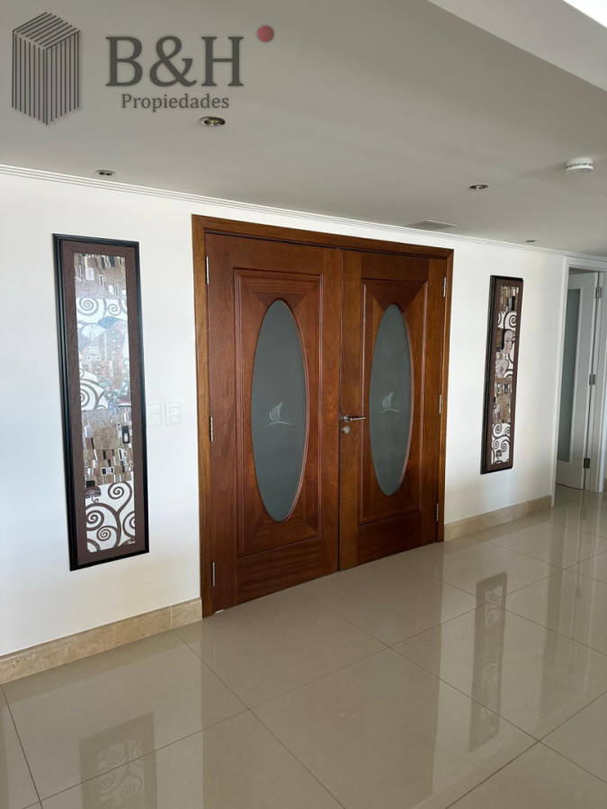 Apartamento ID.8069 - Edificio Puerto Punta -Exclusivo Apartamento 4 Dormitorios + Servicio Completo