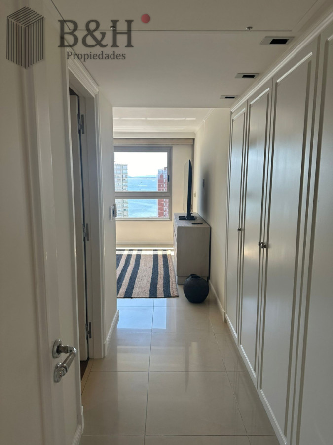 Apartamento ID.8070 - Torre Imperiale Exclusivo Apartamento de Gran Categoría con 4 Dormitorios, Servicio y 6 Baños