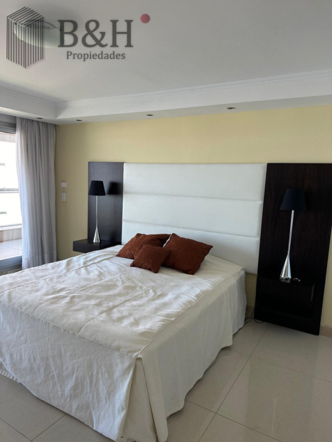 Apartamento ID.8069 - Edificio Puerto Punta -Exclusivo Apartamento 4 Dormitorios + Servicio Completo