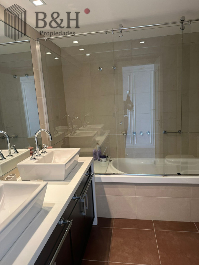 Apartamento ID.8070 - Torre Imperiale Exclusivo Apartamento de Gran Categoría con 4 Dormitorios, Servicio y 6 Baños
