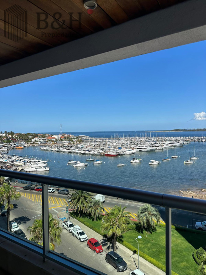 Apartamento ID.8069 - Edificio Puerto Punta -Exclusivo Apartamento 4 Dormitorios + Servicio Completo