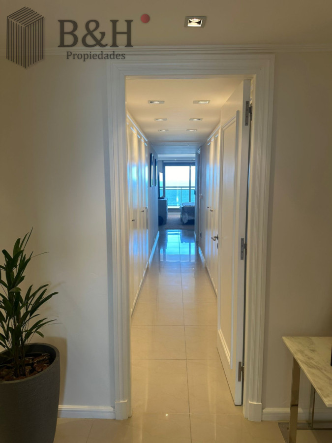 Apartamento ID.8070 - Torre Imperiale Exclusivo Apartamento de Gran Categoría con 4 Dormitorios, Servicio y 6 Baños