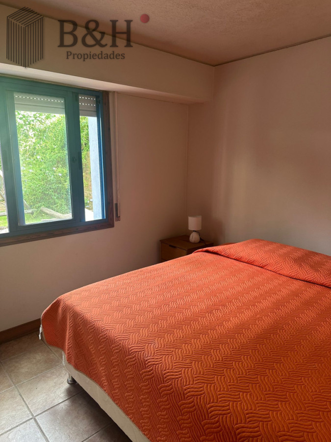Casa ID.7651 -  CASA EN NUEVO CANTEGRIL 5 DORMITORIOS Y 5 BAÑOS EXCELENTE CONSTRUCCION
