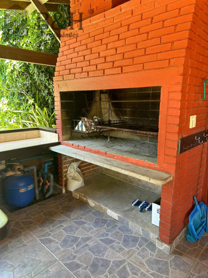 Casa ID.7705 - OPORTUNIDAD EN BARRIO CANTEGRIL . VENDO CASA DE 3 DORM. Y 3 BAÑOS EN ZONA DE COLEGIOS, FACULTADES Y CENTROS DE SALUD 
