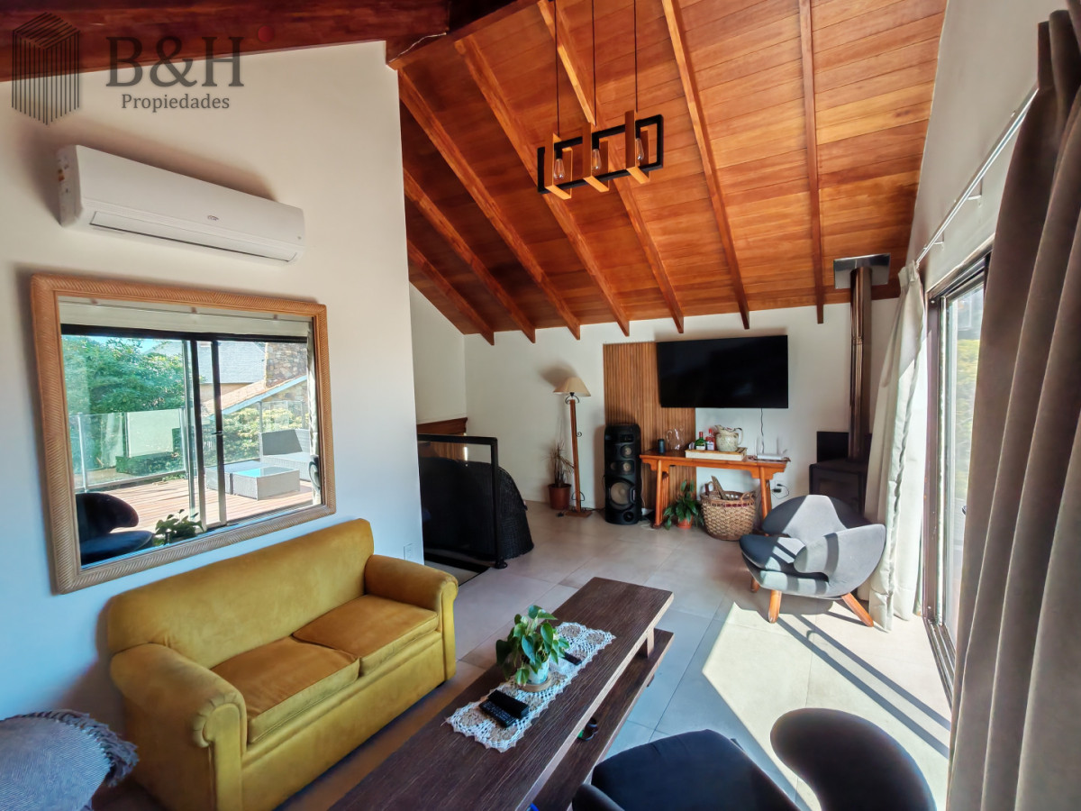 Casa ID.6602 - ALQUILO CASA DE 3 DORM. Y 3 BAÑOS  EN PARADA 38 A UNA CUADRA Y MEDIA DEL MAR