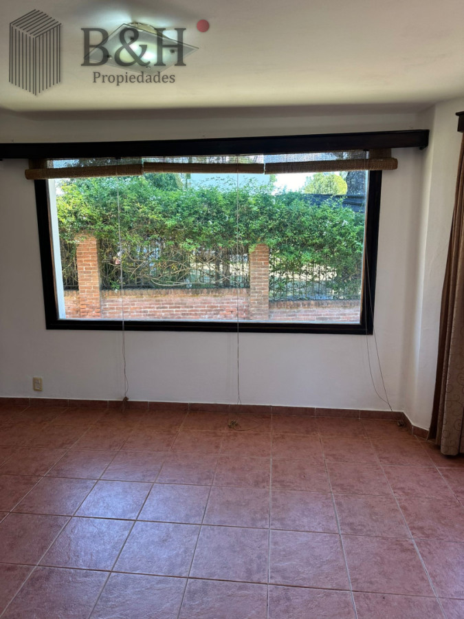 Casa ID.7705 - OPORTUNIDAD EN BARRIO CANTEGRIL . VENDO CASA DE 3 DORM. Y 3 BAÑOS EN ZONA DE COLEGIOS, FACULTADES Y CENTROS DE SALUD 