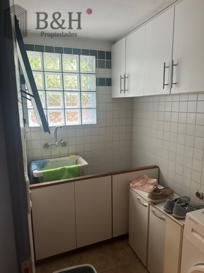 Casa ID.7651 -  CASA EN NUEVO CANTEGRIL 5 DORMITORIOS Y 5 BAÑOS EXCELENTE CONSTRUCCION