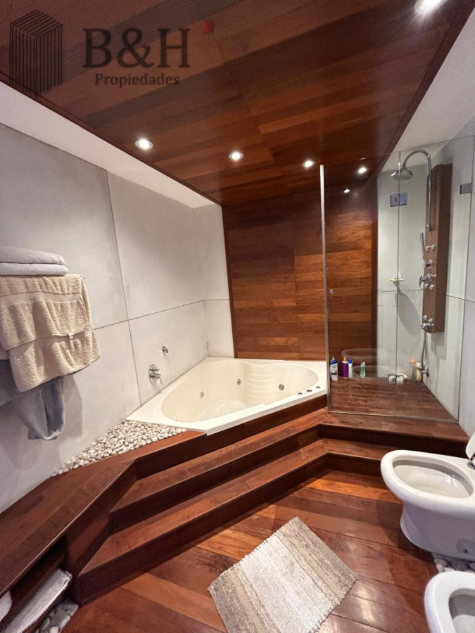 Casa ID.7651 -  CASA EN NUEVO CANTEGRIL 5 DORMITORIOS Y 5 BAÑOS EXCELENTE CONSTRUCCION