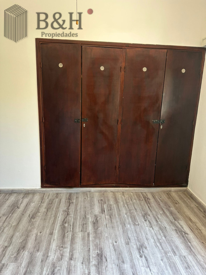 Casa ID.7705 - OPORTUNIDAD EN BARRIO CANTEGRIL . VENDO CASA DE 3 DORM. Y 3 BAÑOS EN ZONA DE COLEGIOS, FACULTADES Y CENTROS DE SALUD 