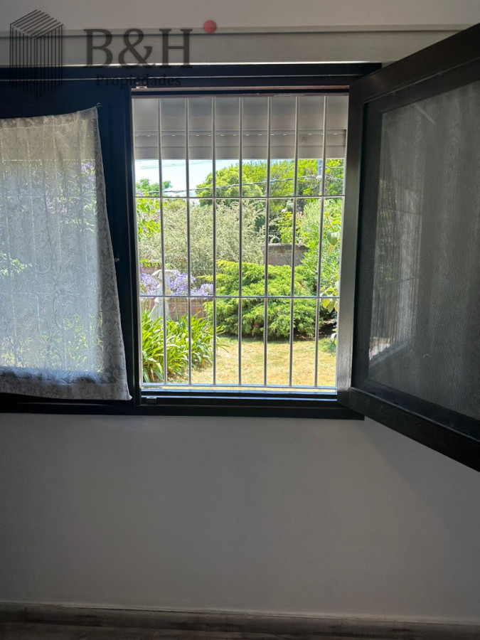 Casa ID.7705 - OPORTUNIDAD EN BARRIO CANTEGRIL . VENDO CASA DE 3 DORM. Y 3 BAÑOS EN ZONA DE COLEGIOS, FACULTADES Y CENTROS DE SALUD 