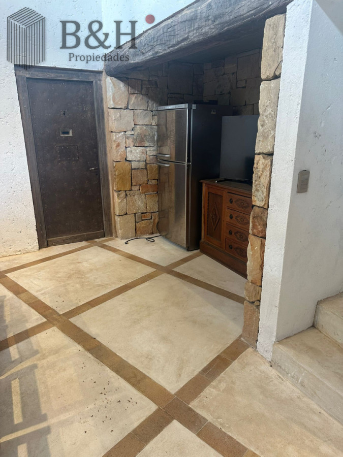 Casa ID.7651 -  CASA EN NUEVO CANTEGRIL 5 DORMITORIOS Y 5 BAÑOS EXCELENTE CONSTRUCCION