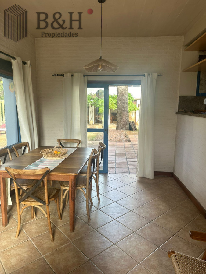 Casa ID.7651 -  CASA EN NUEVO CANTEGRIL 5 DORMITORIOS Y 5 BAÑOS EXCELENTE CONSTRUCCION