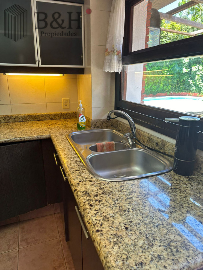 Casa ID.7705 - OPORTUNIDAD EN BARRIO CANTEGRIL . VENDO CASA DE 3 DORM. Y 3 BAÑOS EN ZONA DE COLEGIOS, FACULTADES Y CENTROS DE SALUD 