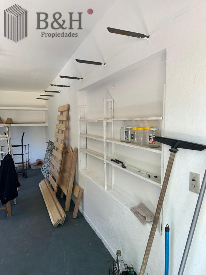 Casa ID.7705 - OPORTUNIDAD EN BARRIO CANTEGRIL . VENDO CASA DE 3 DORM. Y 3 BAÑOS EN ZONA DE COLEGIOS, FACULTADES Y CENTROS DE SALUD 