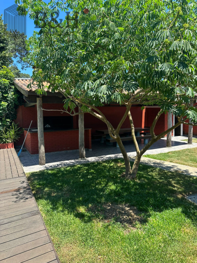 Casa ID.7705 - OPORTUNIDAD EN BARRIO CANTEGRIL . VENDO CASA DE 3 DORM. Y 3 BAÑOS EN ZONA DE COLEGIOS, FACULTADES Y CENTROS DE SALUD 