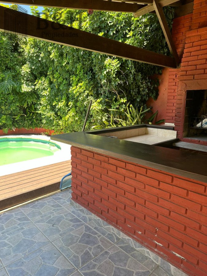 Casa ID.7705 - OPORTUNIDAD EN BARRIO CANTEGRIL . VENDO CASA DE 3 DORM. Y 3 BAÑOS EN ZONA DE COLEGIOS, FACULTADES Y CENTROS DE SALUD 