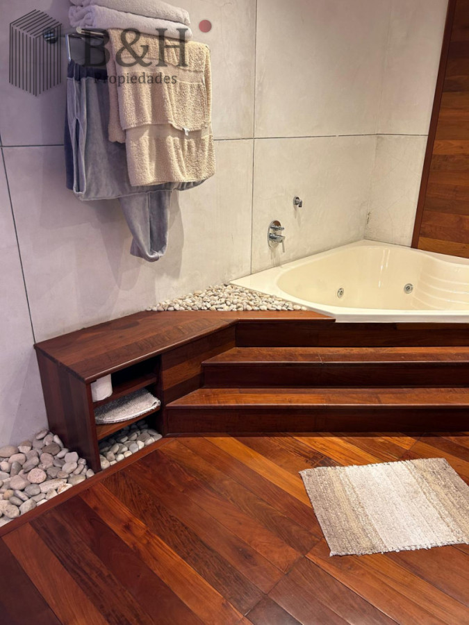 Casa ID.7651 -  CASA EN NUEVO CANTEGRIL 5 DORMITORIOS Y 5 BAÑOS EXCELENTE CONSTRUCCION