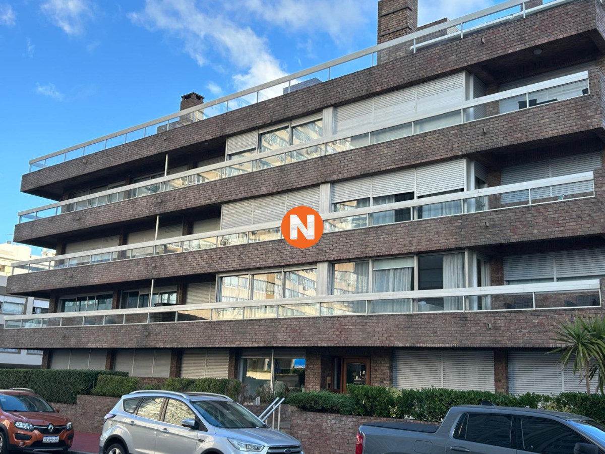 Apartamento Ref.224924 - Oportunidad Apartamento de 3 Dormitorios y 2 baños en Edificio Porto Santo - Punta del Este