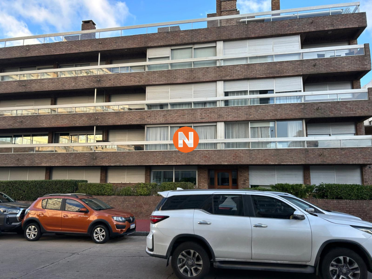 Apartamento Ref.224924 - Oportunidad Apartamento de 3 Dormitorios y 2 baños en Edificio Porto Santo - Punta del Este