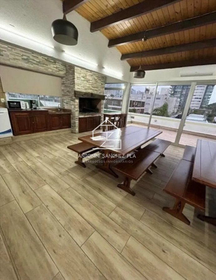 Apartamento ID.4433 - Apartamento 2 Dormitorios y 2 Baños con Cochera y Baulera - Amueblado, a Pasos del Mar y Gorlero