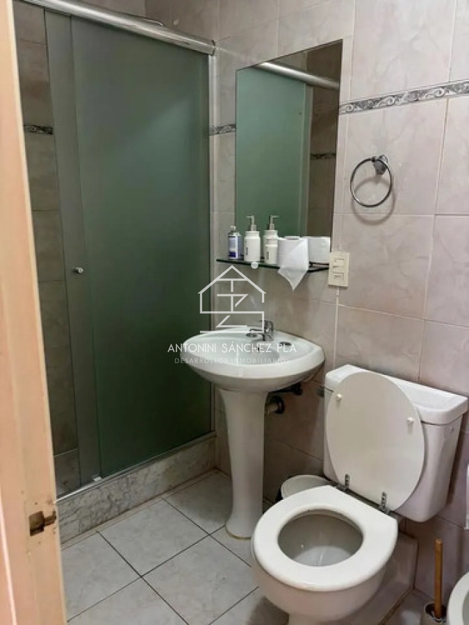 Apartamento ID.4433 - Apartamento 2 Dormitorios y 2 Baños con Cochera y Baulera - Amueblado, a Pasos del Mar y Gorlero