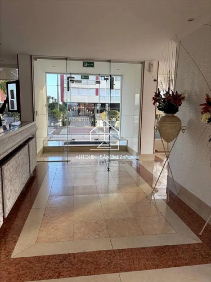 Apartamento ID.4433 - Apartamento 2 Dormitorios y 2 Baños con Cochera y Baulera - Amueblado, a Pasos del Mar y Gorlero