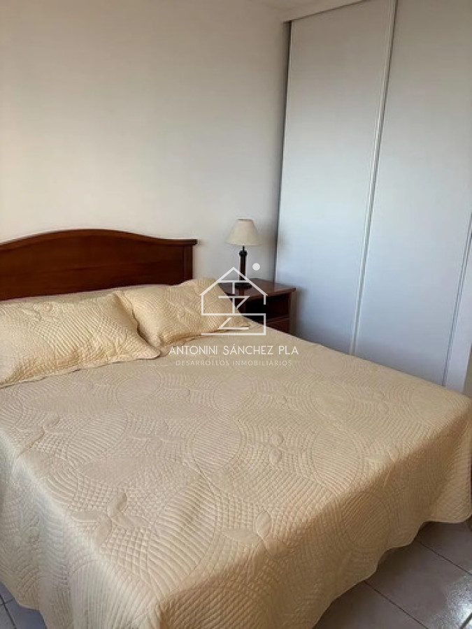 Apartamento ID.4433 - Apartamento 2 Dormitorios y 2 Baños con Cochera y Baulera - Amueblado, a Pasos del Mar y Gorlero