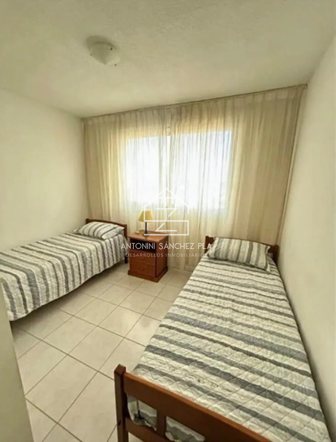 Apartamento ID.4433 - Apartamento 2 Dormitorios y 2 Baños con Cochera y Baulera - Amueblado, a Pasos del Mar y Gorlero