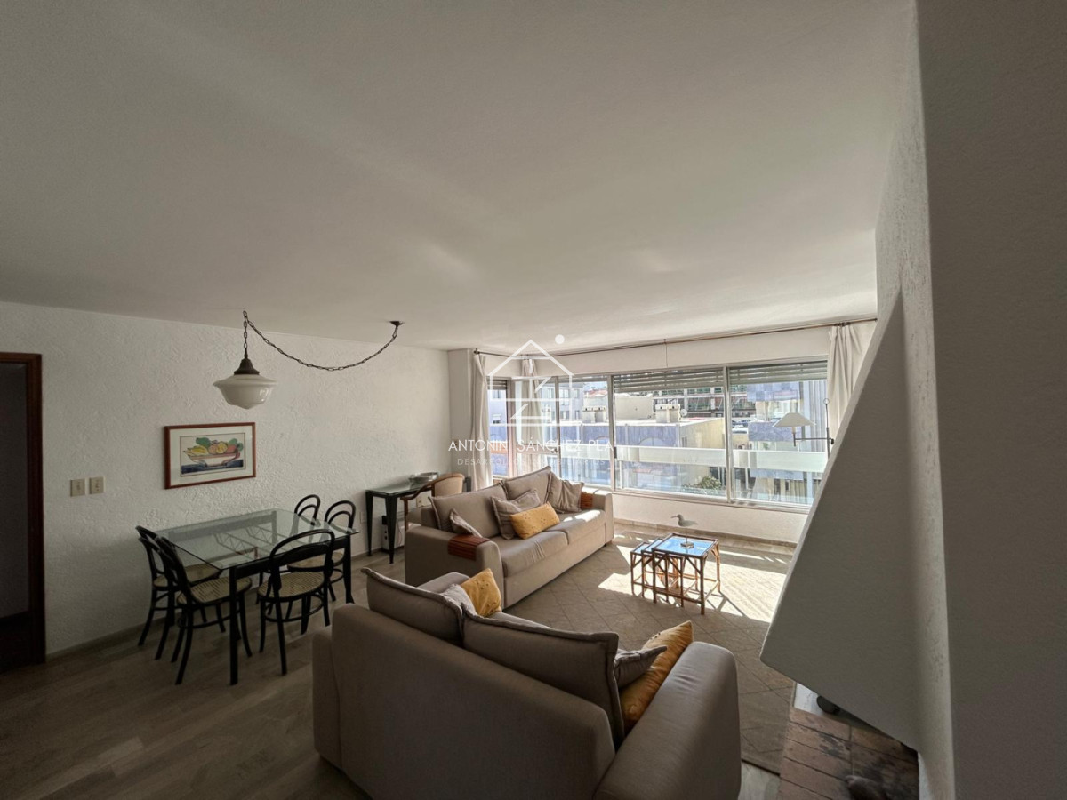 Apartamento ID.4437 - Edificio Porto Santo - Punta del Este Apartamento de 3 Dormitorios y 3 baños 