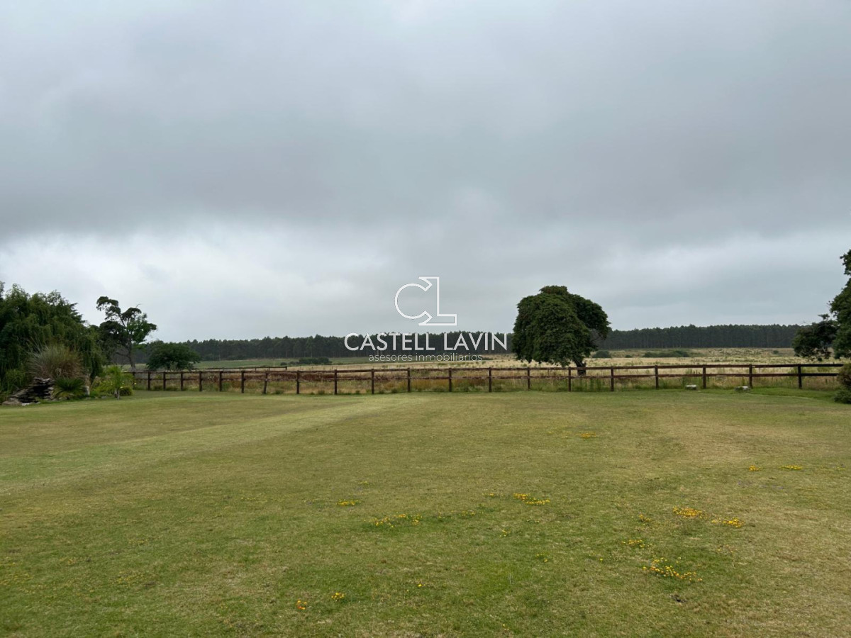 Chacra ID.847 - OPORTUNIDAD !!!!  VENDO CHACRA DE 14 HAS QUE YA NO SE ENCUENTRAN EN LA ZONA . CANCHA DE POLO , PICADERO Y CABALLERIZAS 