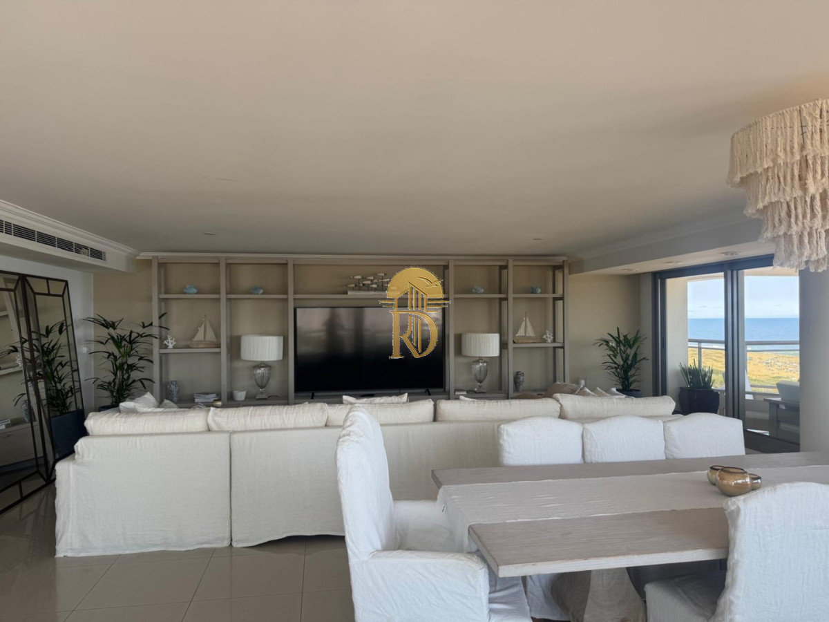 Torre Imperiale Exclusivo Apartamento de Gran Categoría con 4 Dormitorios, Servicio y 6 Baños -id-577-6