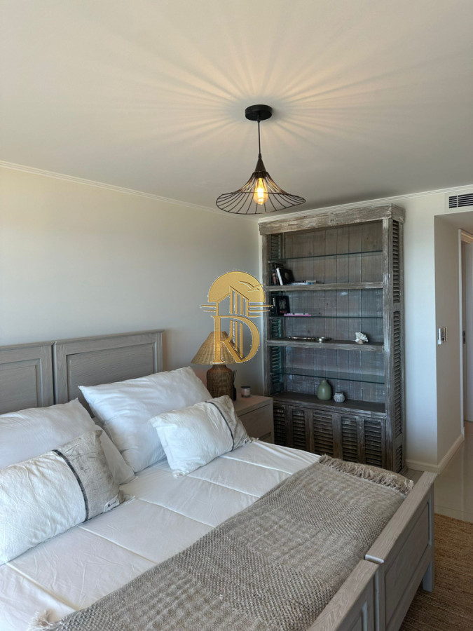 Torre Imperiale Exclusivo Apartamento de Gran Categoría con 4 Dormitorios, Servicio y 6 Baños -id-577-24