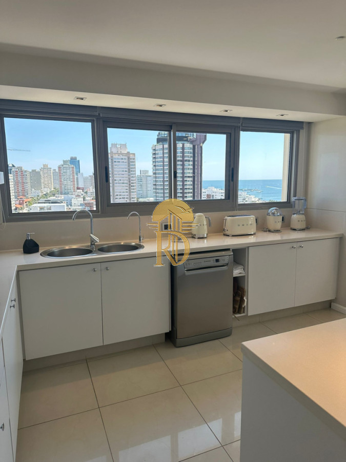Torre Imperiale Exclusivo Apartamento de Gran Categoría con 4 Dormitorios, Servicio y 6 Baños -id-577-19