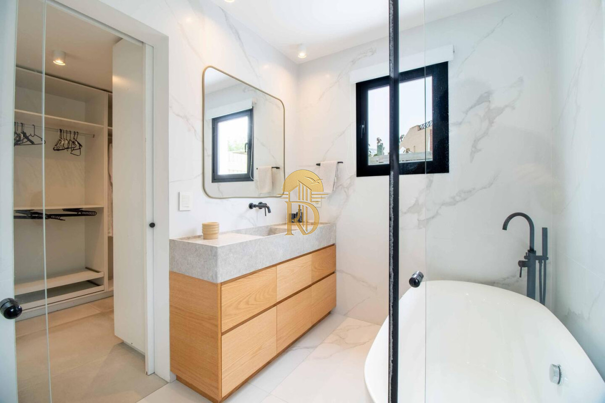 ALQUILO POR TEMPORADA HERMOSA Y MODERNA CASA EN MONTOYA -id-444-10