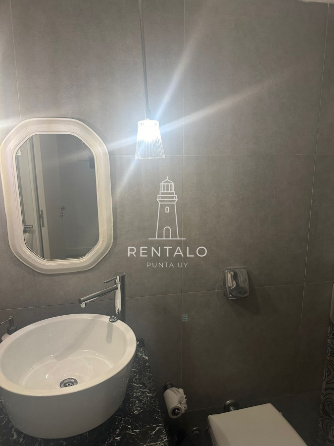 Apartamento ID.908 - Apartamento en venta de 1 dormitorio en Punta del este 2 baños