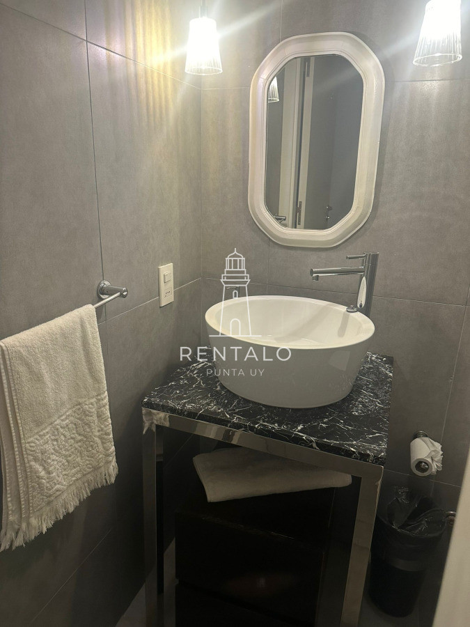Apartamento ID.908 - Apartamento en venta de 1 dormitorio en Punta del este 2 baños