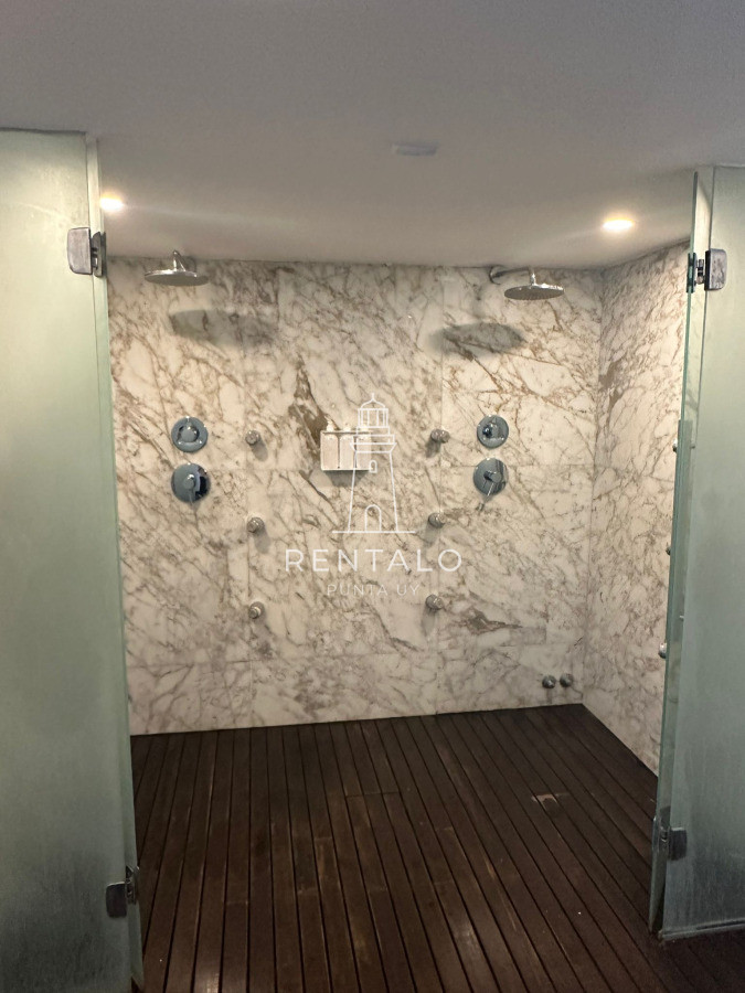 Apartamento ID.908 - Apartamento en venta de 1 dormitorio en Punta del este 2 baños