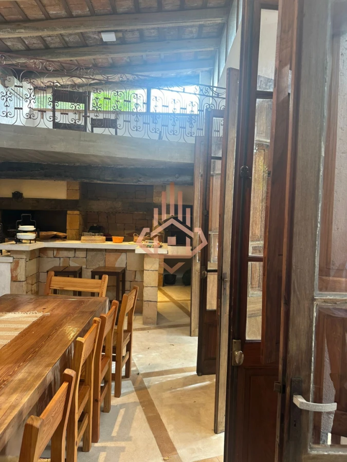 Vendo Casa en Nuevo Cantegril 5 Dormitorios y 5 Baños Exclente Construccion