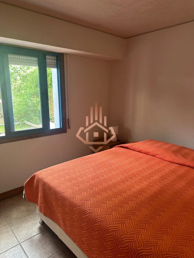 Vendo Casa en Nuevo Cantegril 5 Dormitorios y 5 Baños Exclente Construccion