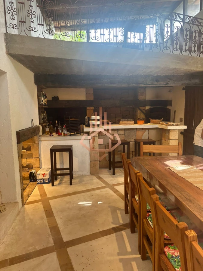 Vendo Casa en Nuevo Cantegril 5 Dormitorios y 5 Baños Exclente Construccion