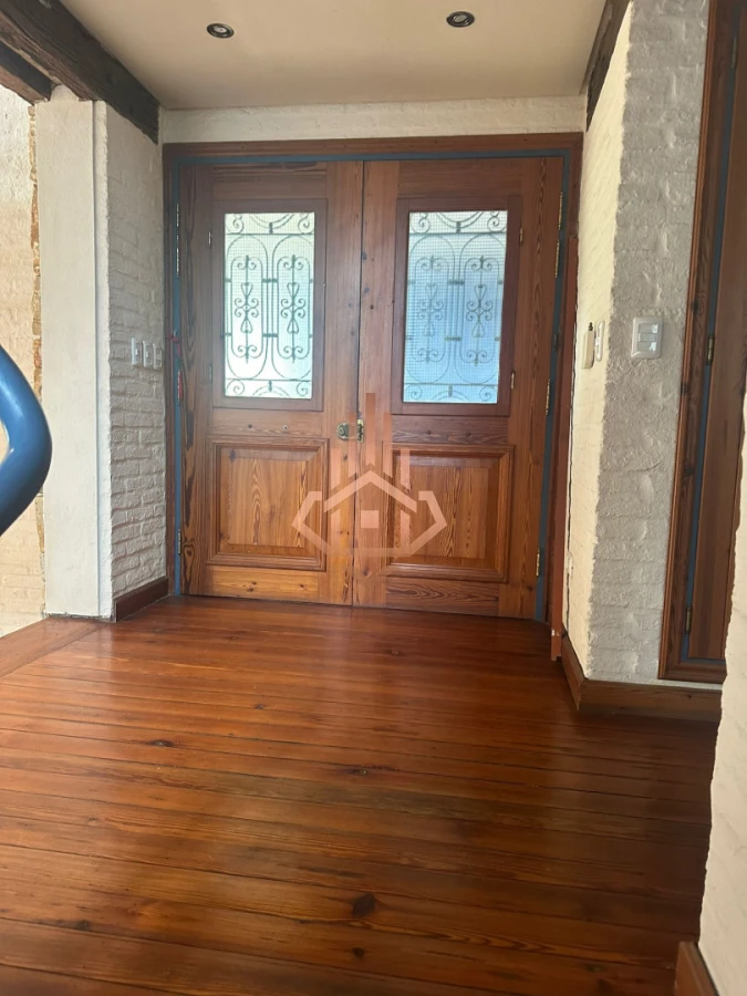 Vendo Casa en Nuevo Cantegril 5 Dormitorios y 5 Baños Exclente Construccion