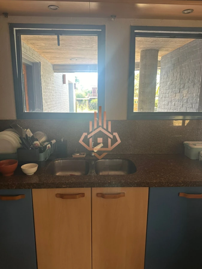Vendo Casa en Nuevo Cantegril 5 Dormitorios y 5 Baños Exclente Construccion