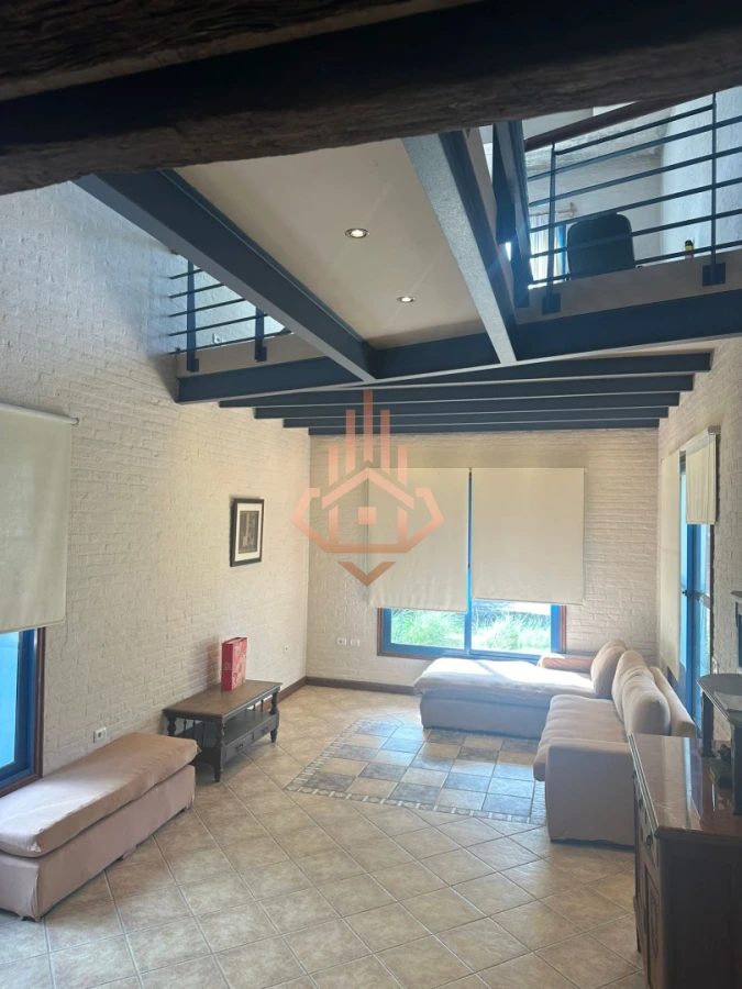 Vendo Casa en Nuevo Cantegril 5 Dormitorios y 5 Baños Exclente Construccion