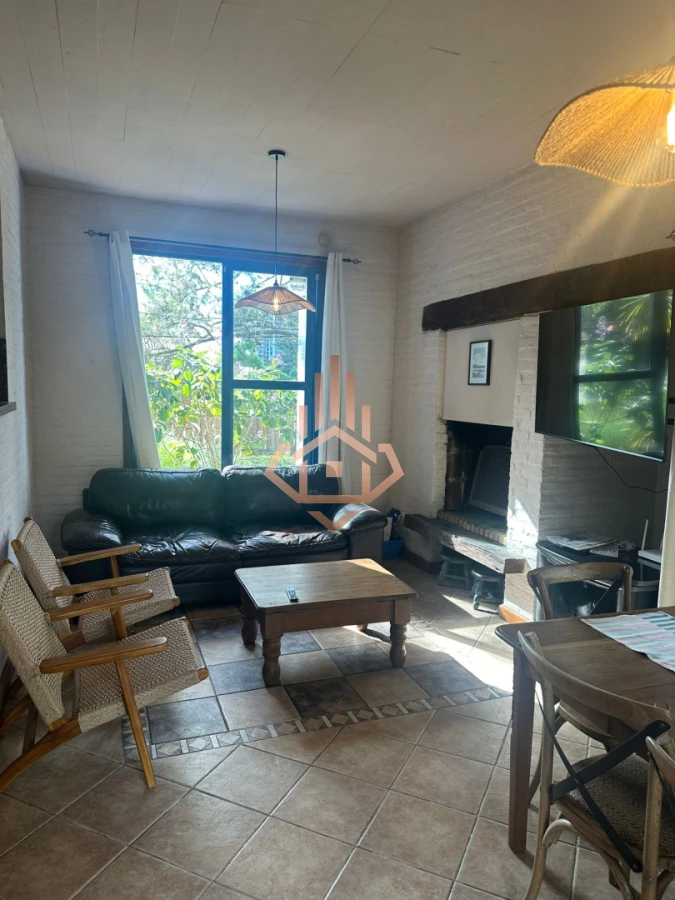 Vendo Casa en Nuevo Cantegril 5 Dormitorios y 5 Baños Exclente Construccion