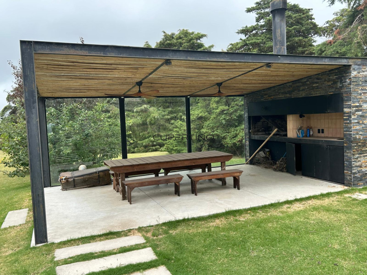 Chacra ID.3670 - LUGAR DE ENSUEÑO !!!!  VENDO CHACRA DE 14 HAS QUE YA NO SE ENCUENTRAN EN LA ZONA . CANCHA DE POLO , PICADERO Y CABALLERIZAS 