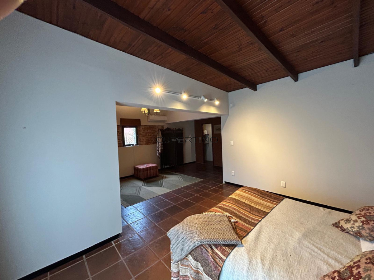Chacra ID.3670 - LUGAR DE ENSUEÑO !!!!  VENDO CHACRA DE 14 HAS QUE YA NO SE ENCUENTRAN EN LA ZONA . CANCHA DE POLO , PICADERO Y CABALLERIZAS 