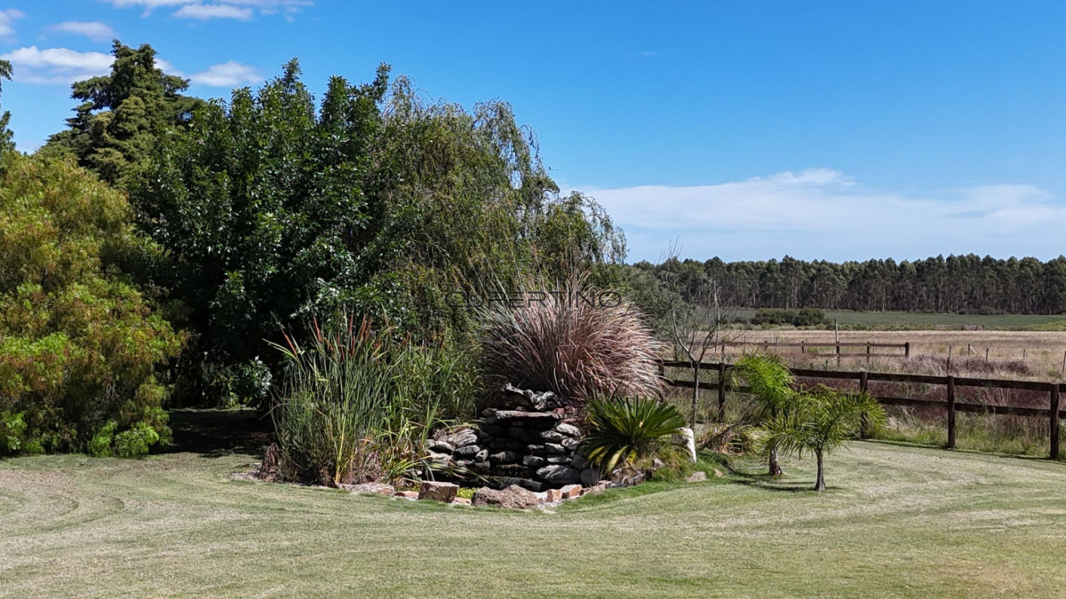 Chacra ID.3670 - LUGAR DE ENSUEÑO !!!!  VENDO CHACRA DE 14 HAS QUE YA NO SE ENCUENTRAN EN LA ZONA . CANCHA DE POLO , PICADERO Y CABALLERIZAS 